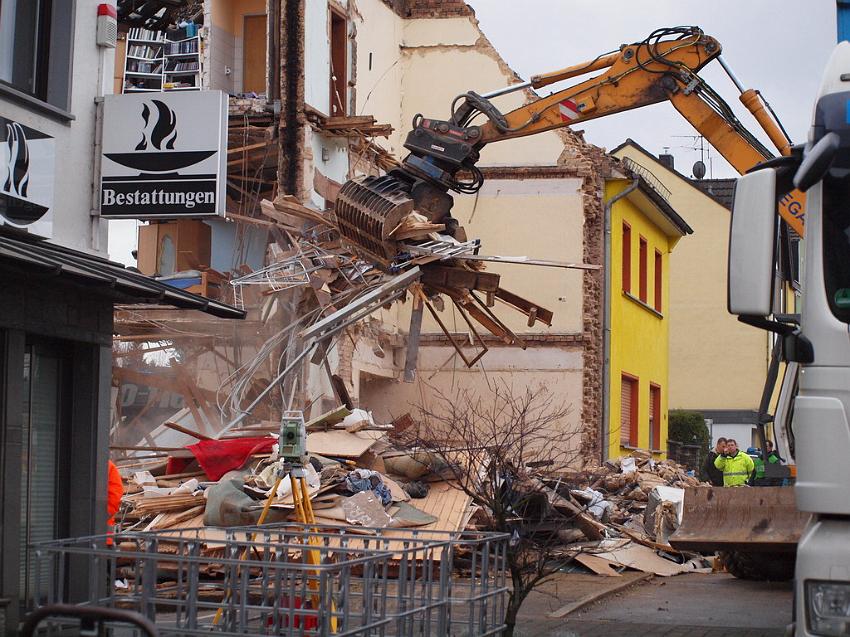 Hausexplosion Bruehl bei Koeln Pingsdorferstr P505.JPG